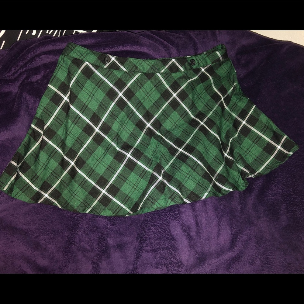 Green plaid skirt.
